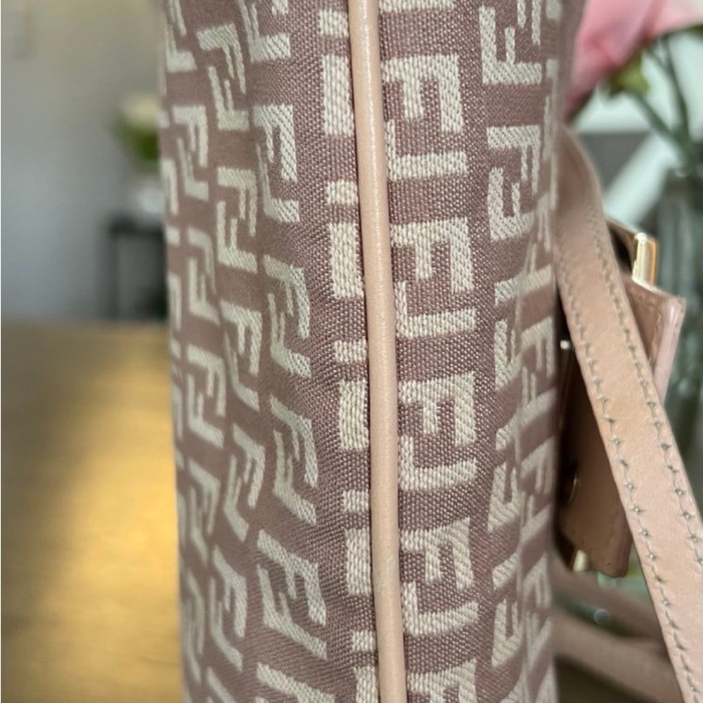 🎉Host Pick🎉Authenticated Fendi Zucchino Cross-Body bag - Picture 3 of 11